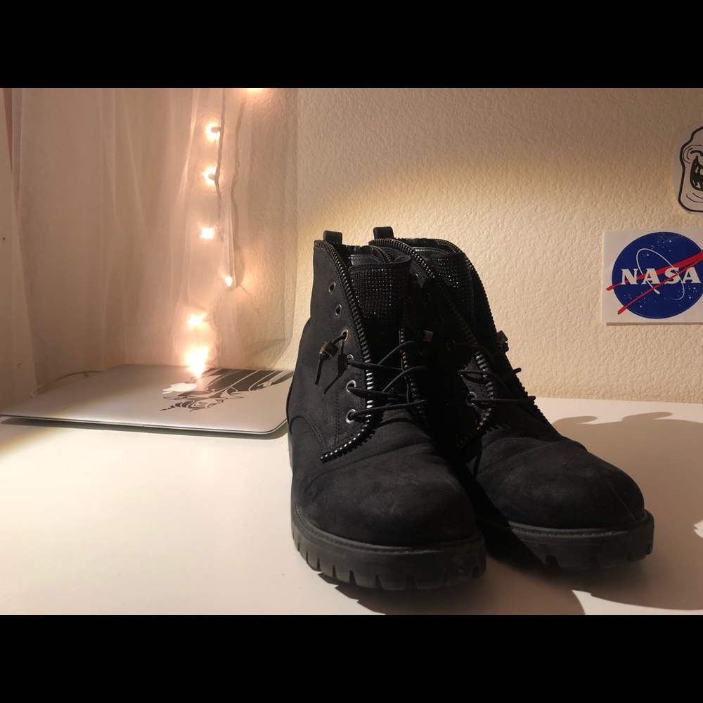 Jennifer Lopez combat boots